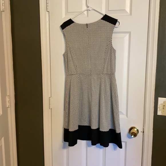Adorable Loft Dress (G) - Picture 3 of 3